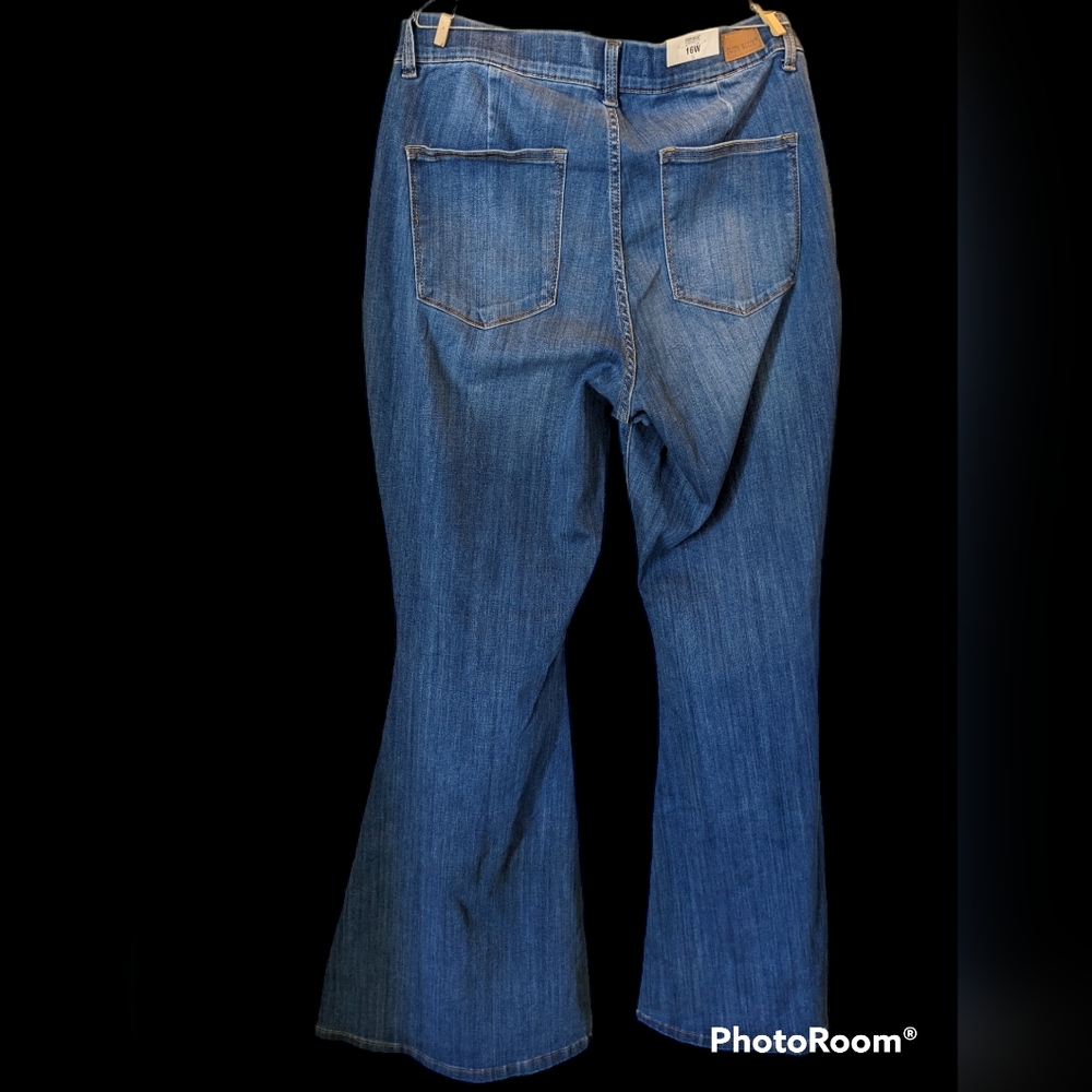 Judy blue pull on Super Bell Bottoms 16W NWT